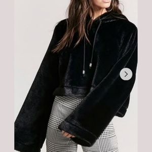 FOREVER 21 Faux Fur Cropped Hoodie